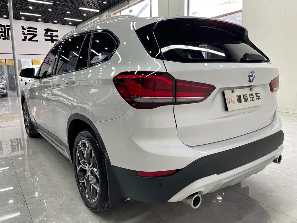 BMW X1 — фото 6