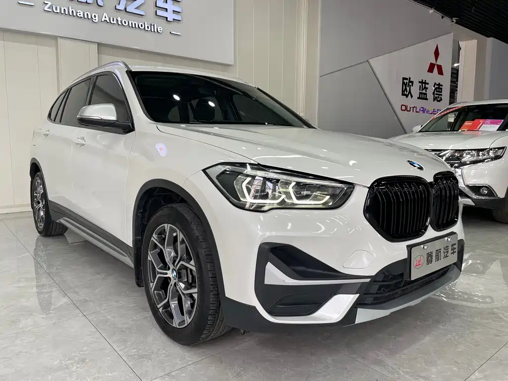 BMW X1 — фото 10