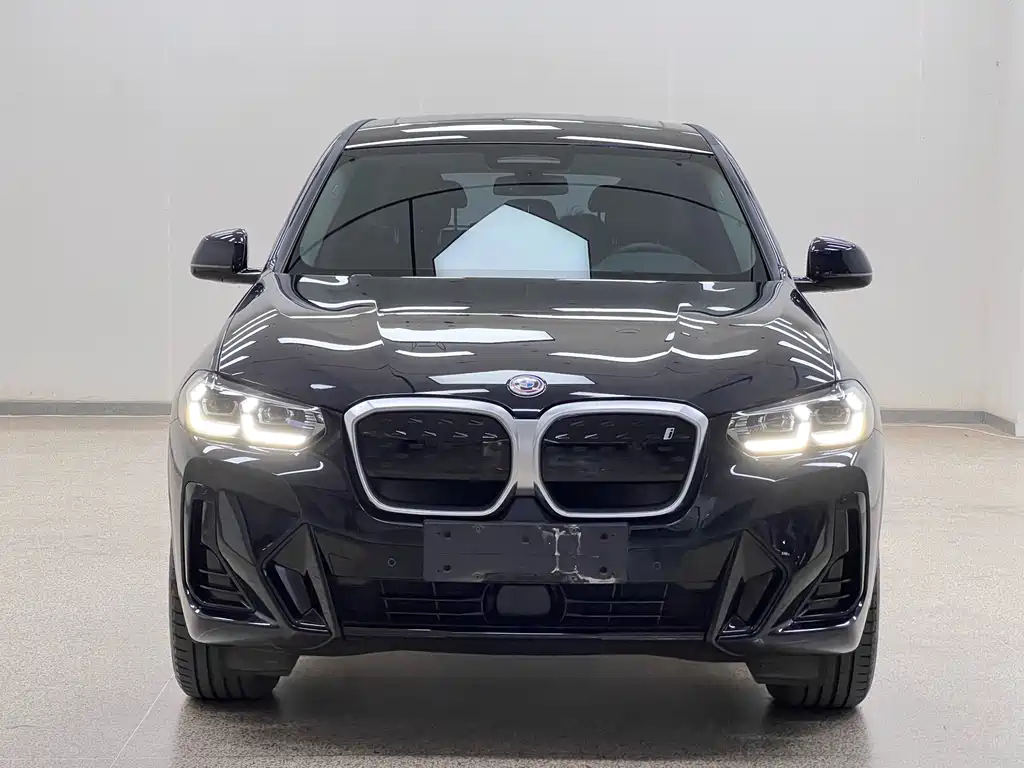 BMW iX3 — фото 2