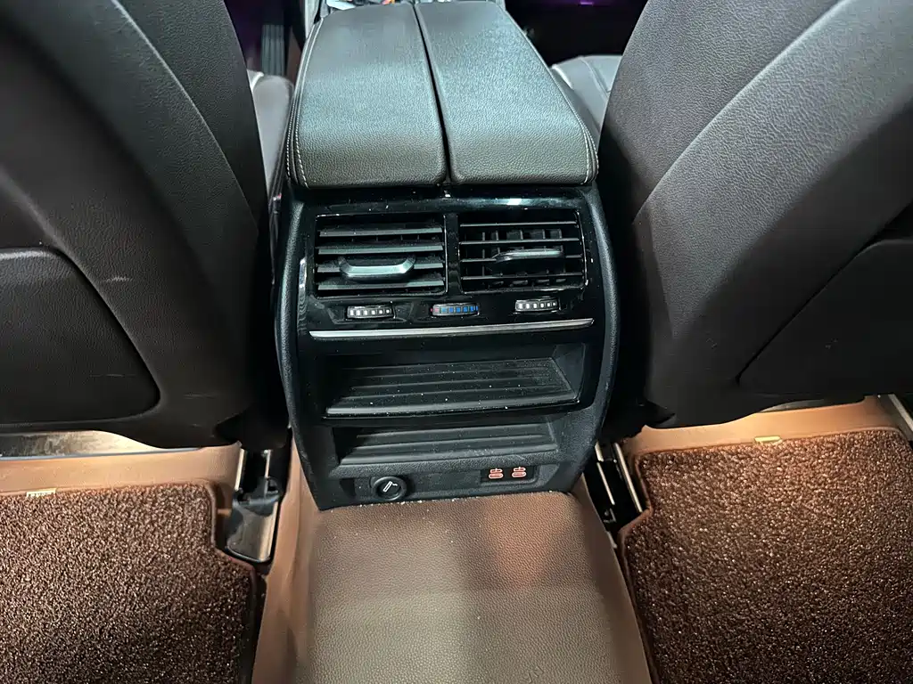 BMW 5 Series New Energy — фото 10