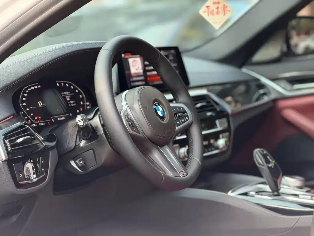 BMW 5 Series — фото 4