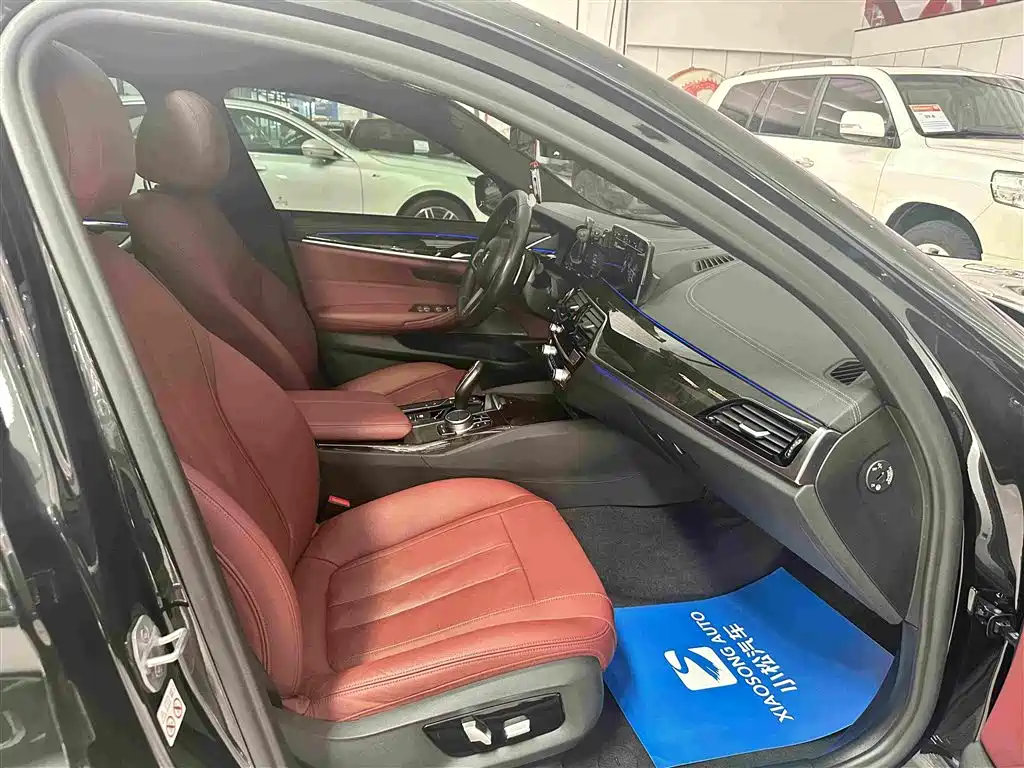 BMW 5 Series — фото 18