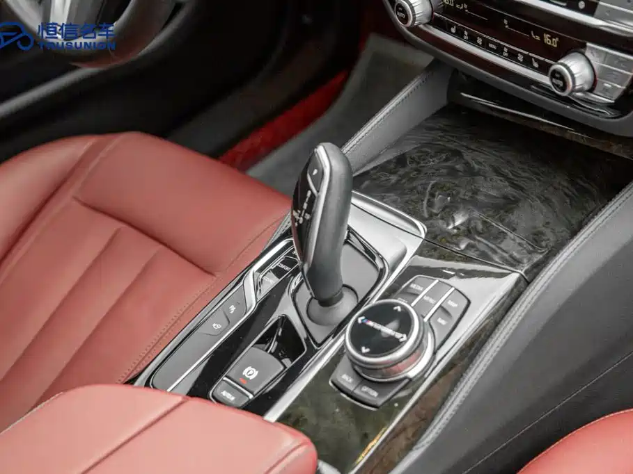 BMW 5 Series — фото 18