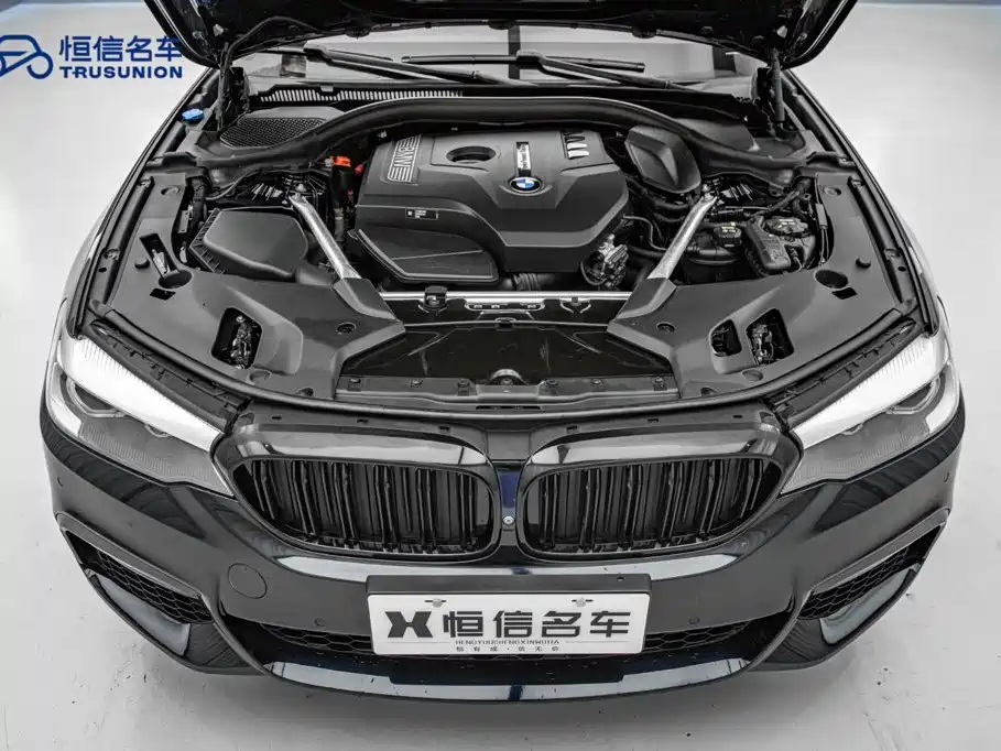 BMW 5 Series — фото 20