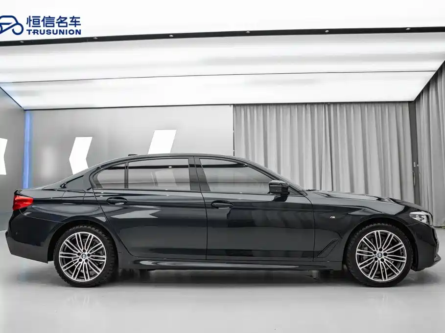 BMW 5 Series — фото 4