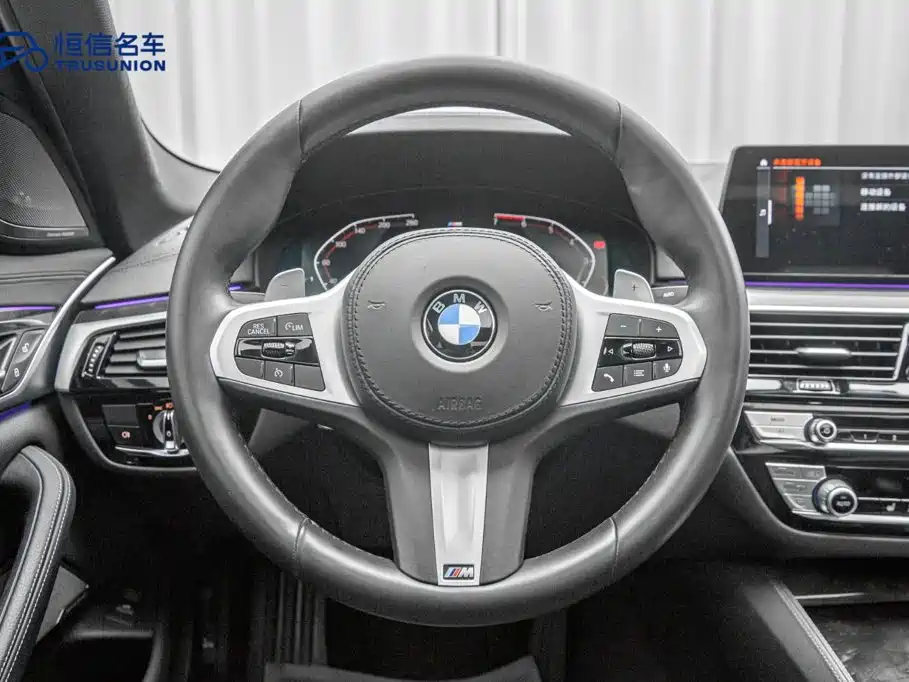 BMW 5 Series — фото 17