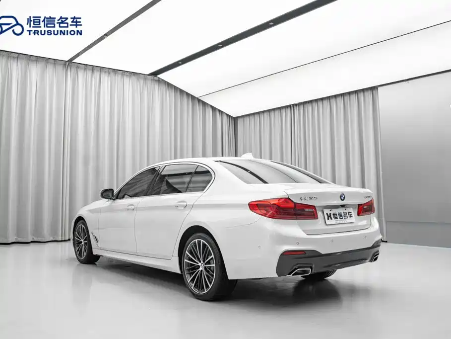 BMW 5 Series — фото 7