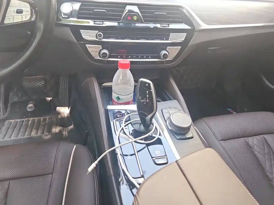 BMW 5 Series — фото 16