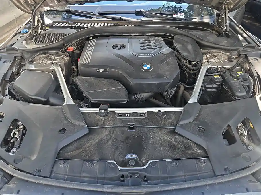 BMW 5 Series — фото 10
