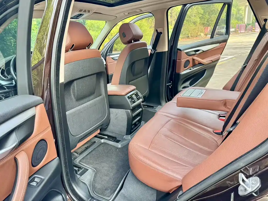 BMW X5 (Import) — фото 5