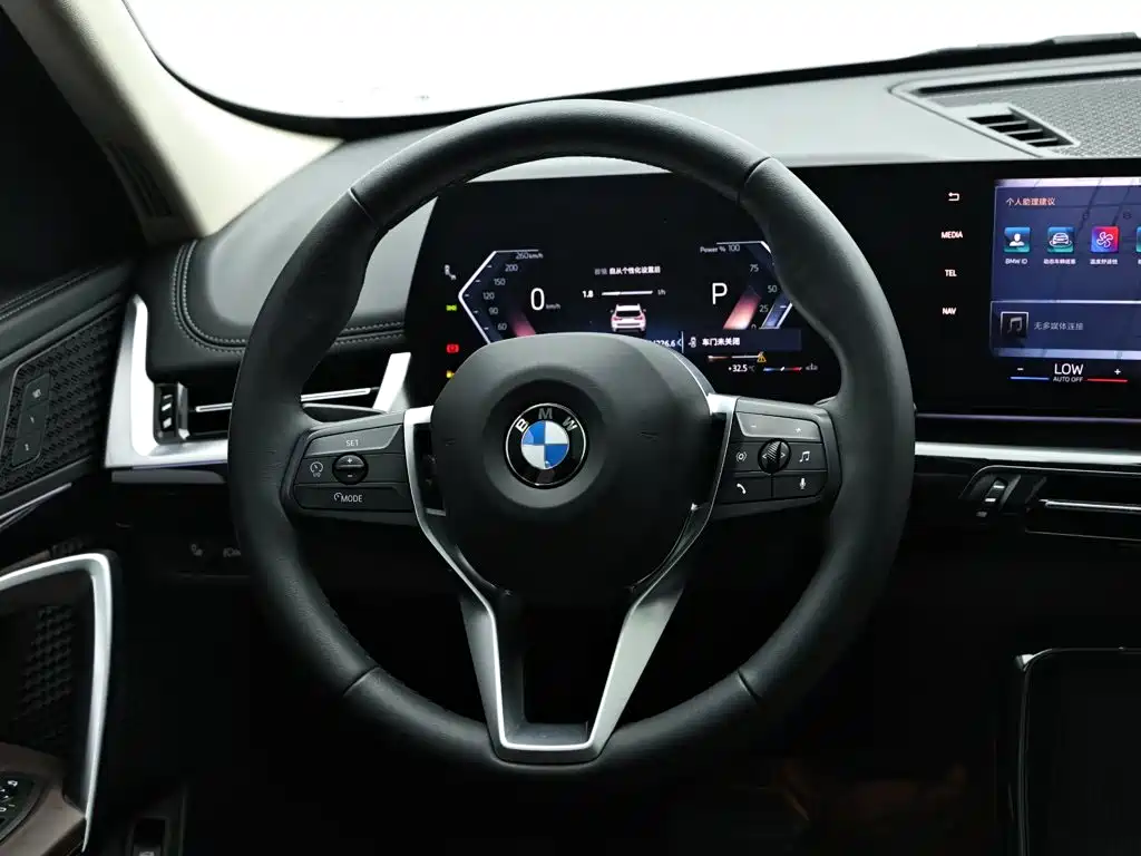 BMW X1 — фото 15