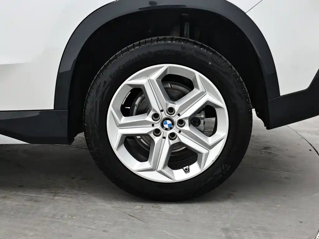BMW X1 — фото 9
