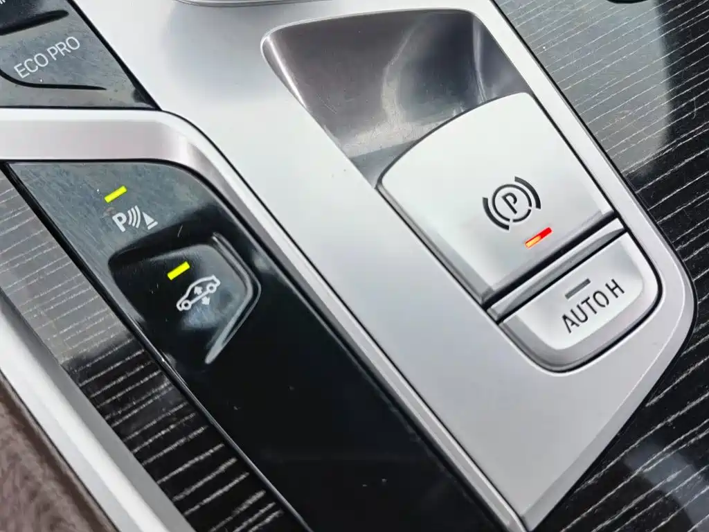BMW 7 Series — фото 23