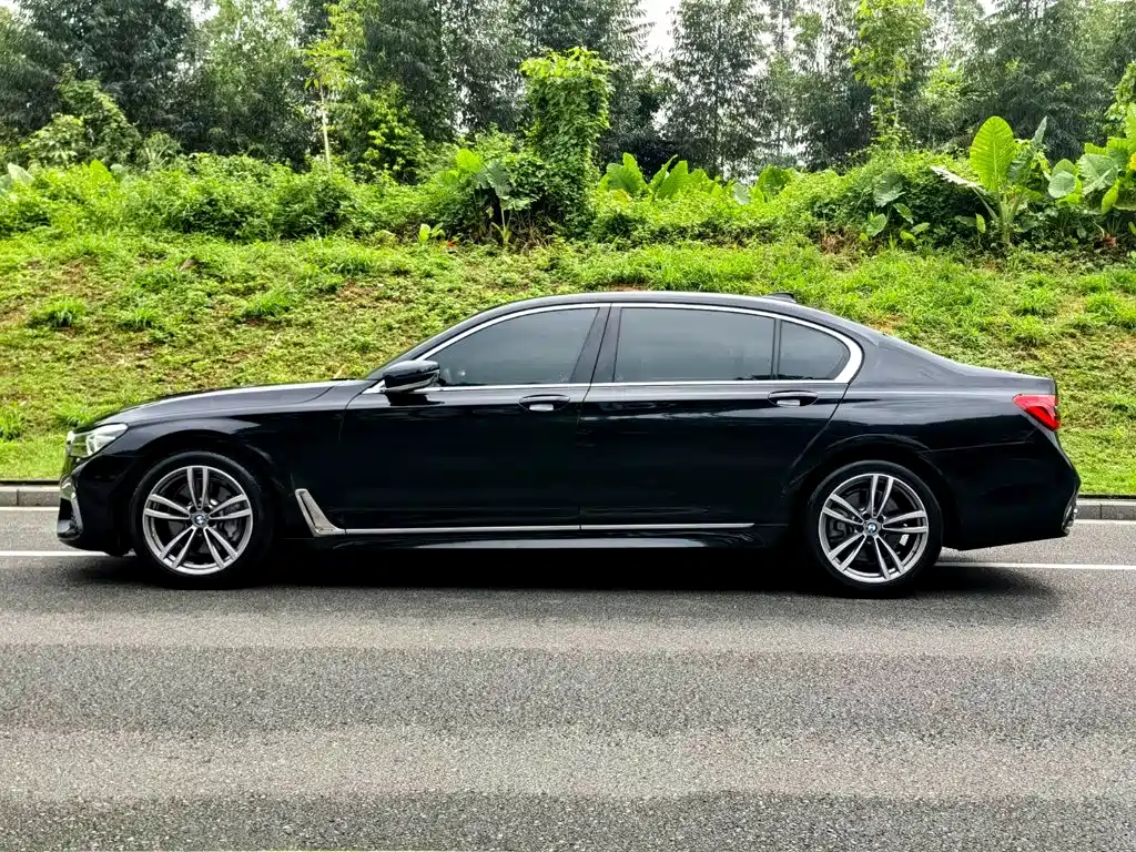 BMW 7 Series — фото 4