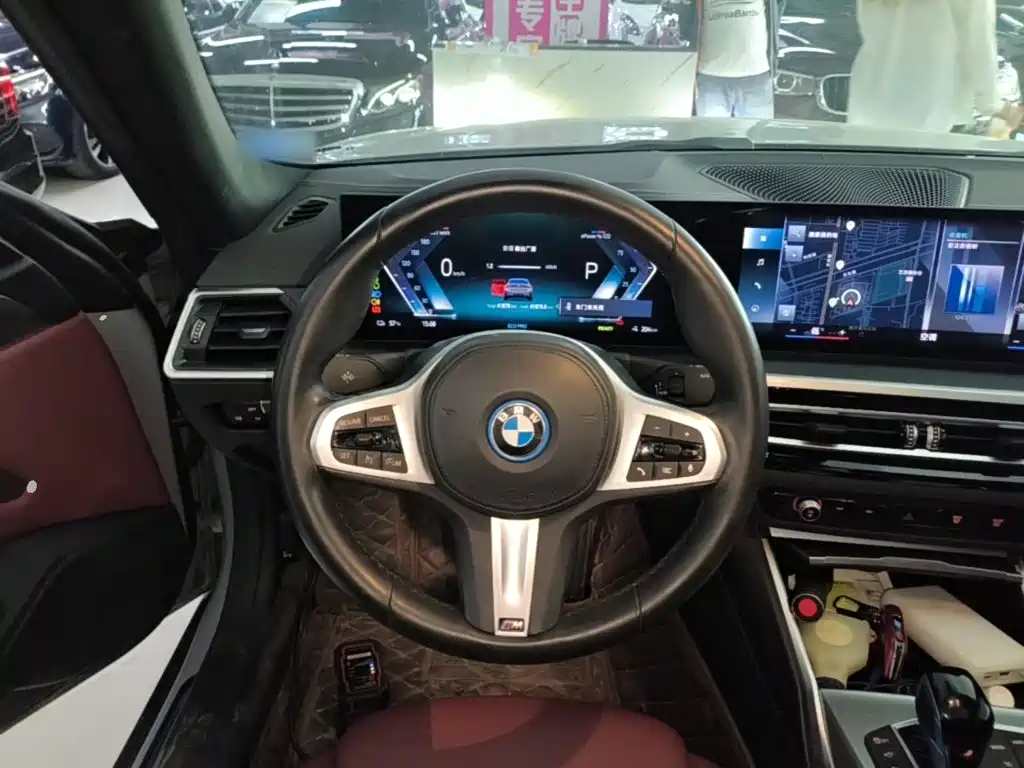 BMW i4 — фото 11