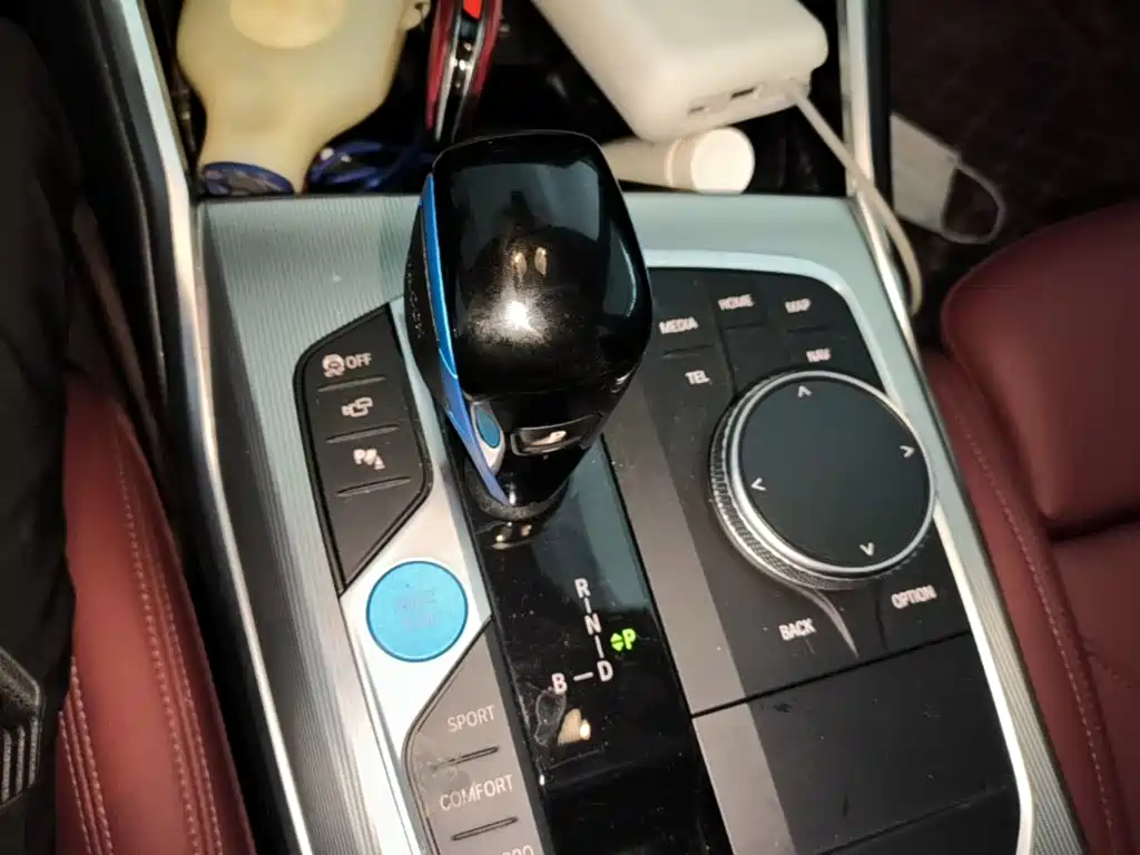 BMW i4 — фото 14