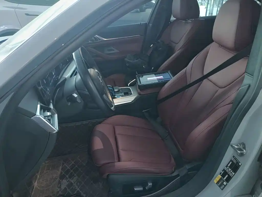 BMW i4 — фото 15
