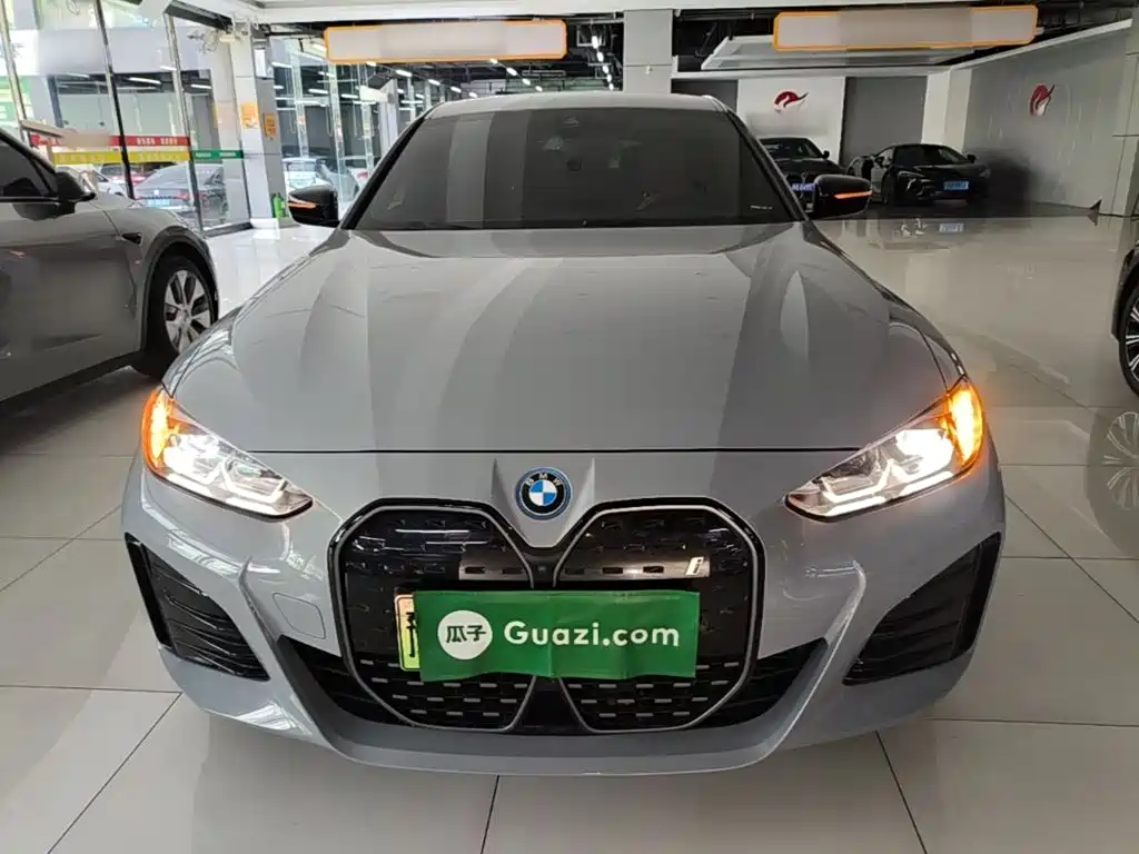 BMW i4 — фото 3