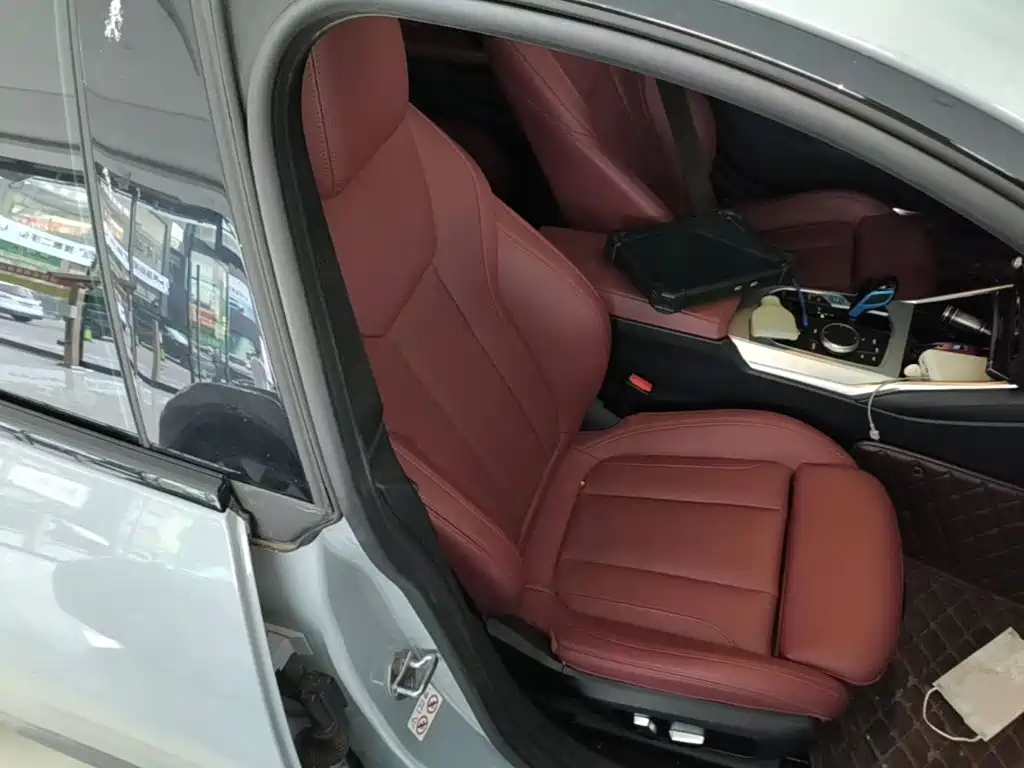 BMW i4 — фото 25