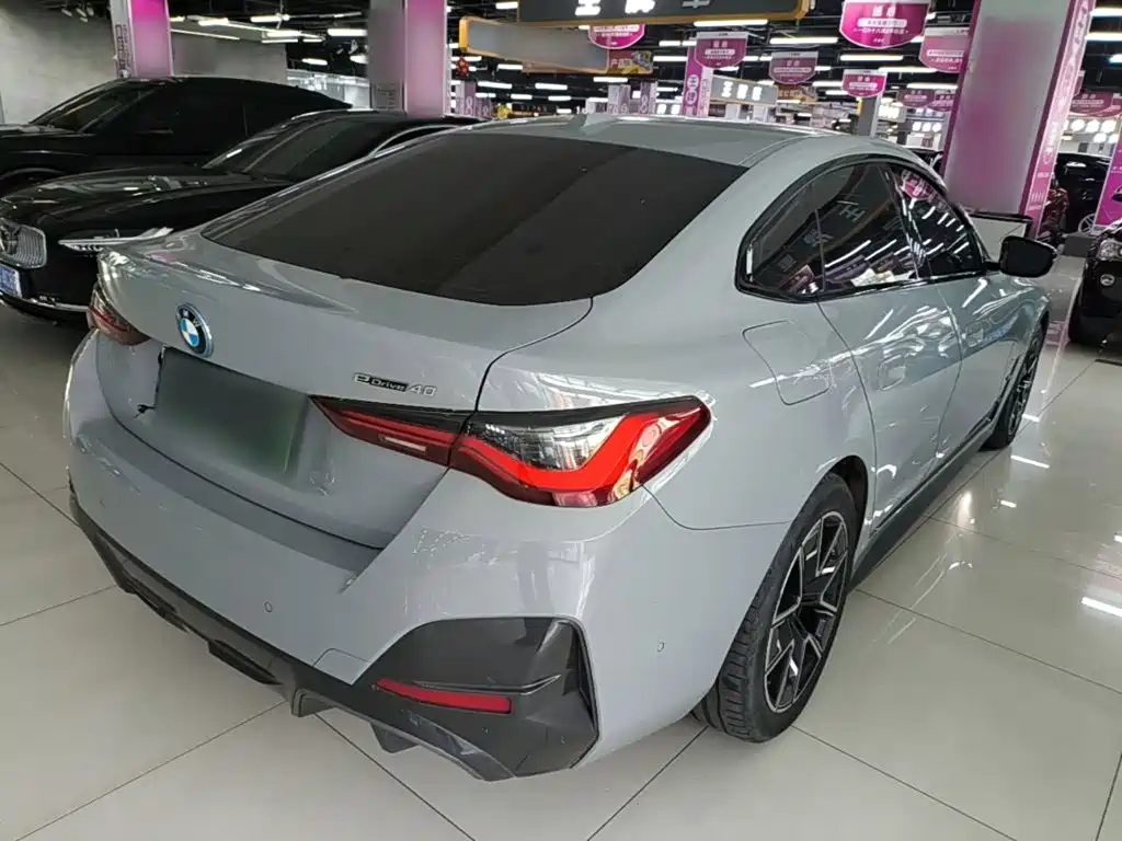 BMW i4 — фото 7