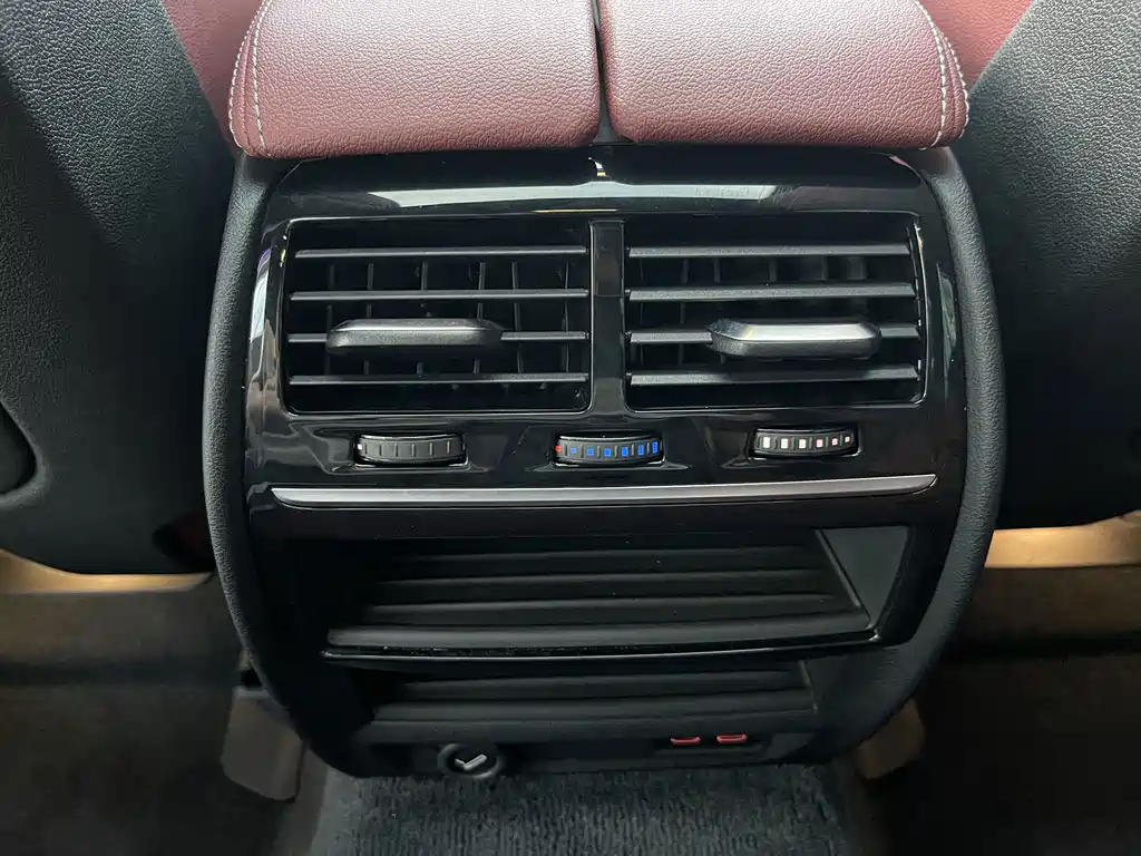 BMW 5 Series — фото 19