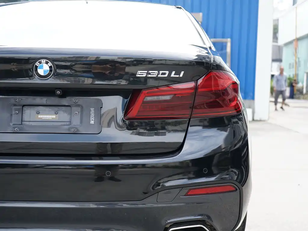 BMW 5 Series — фото 24