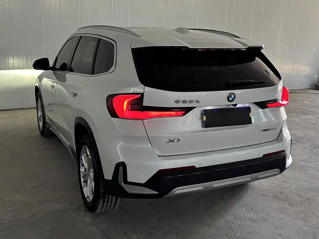 BMW X1 — фото 5