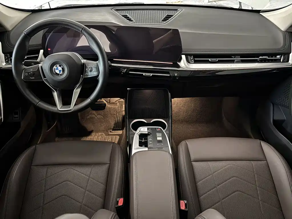 BMW X1 — фото 9