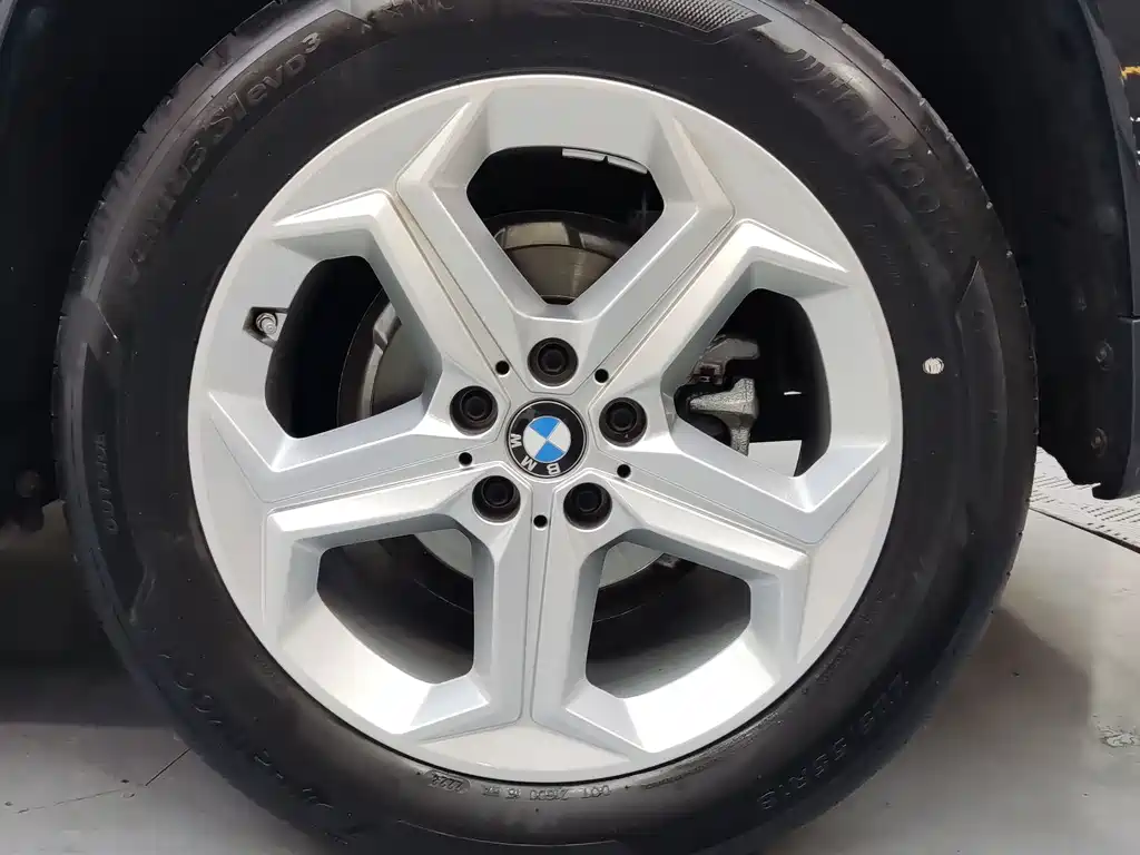 BMW X1 — фото 18