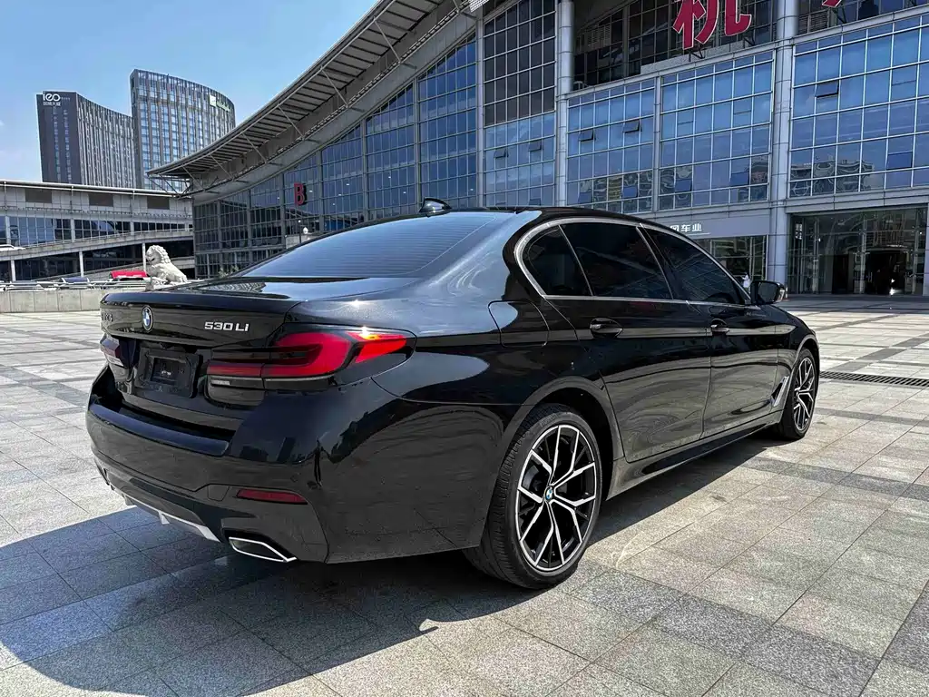 BMW 5 Series — фото 5