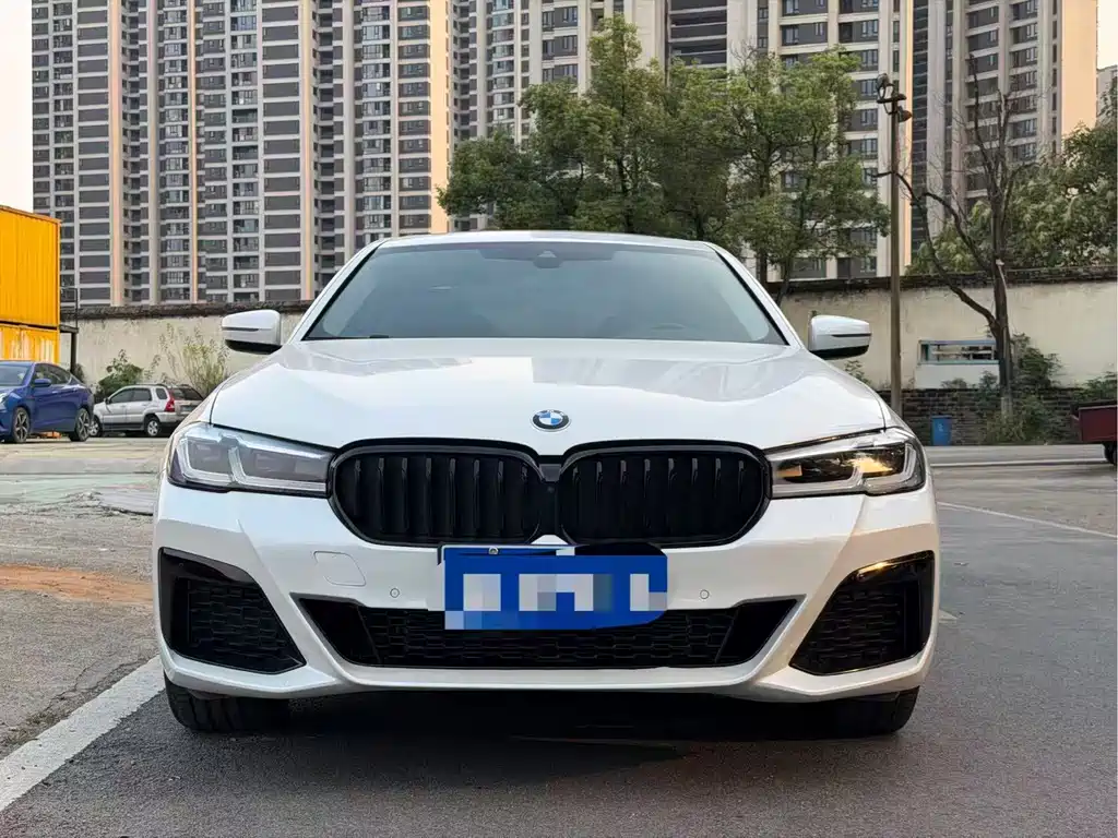 BMW 5 Series — фото 2