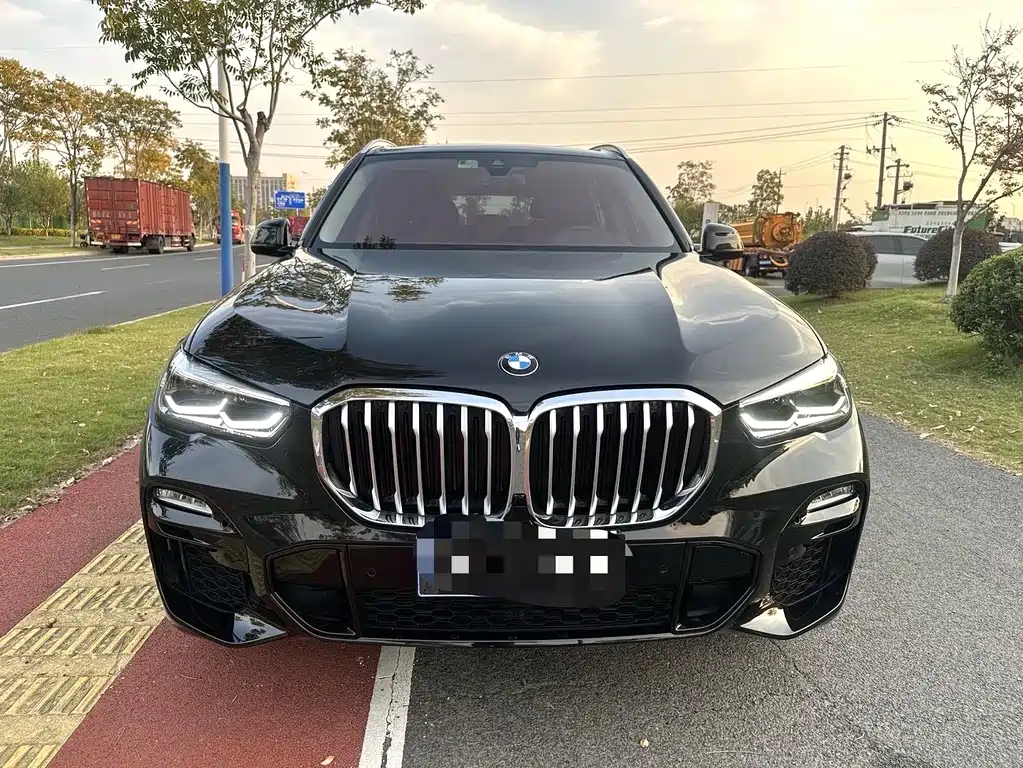BMW X5 (Import) — фото 2