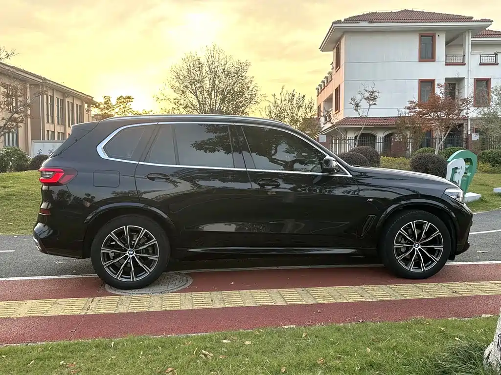 BMW X5 (Import) — фото 3
