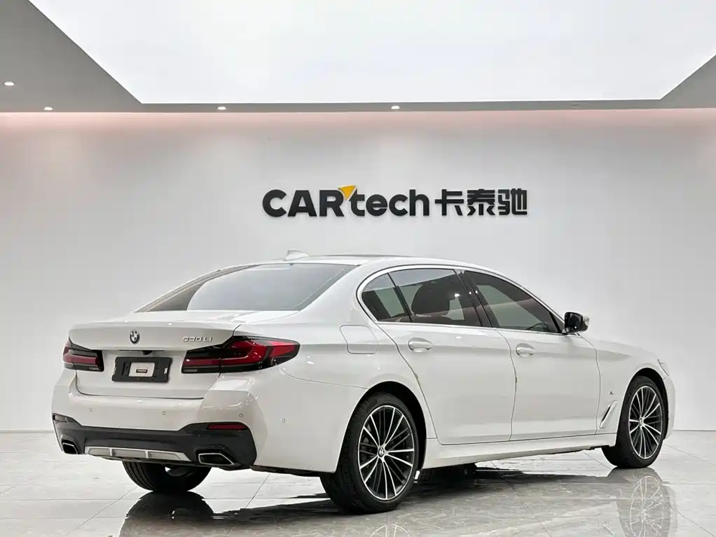 BMW 5 Series — фото 5