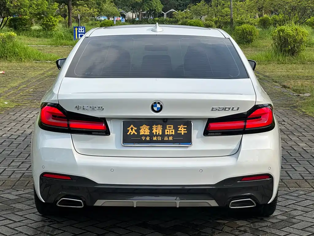 BMW 5 Series — фото 14