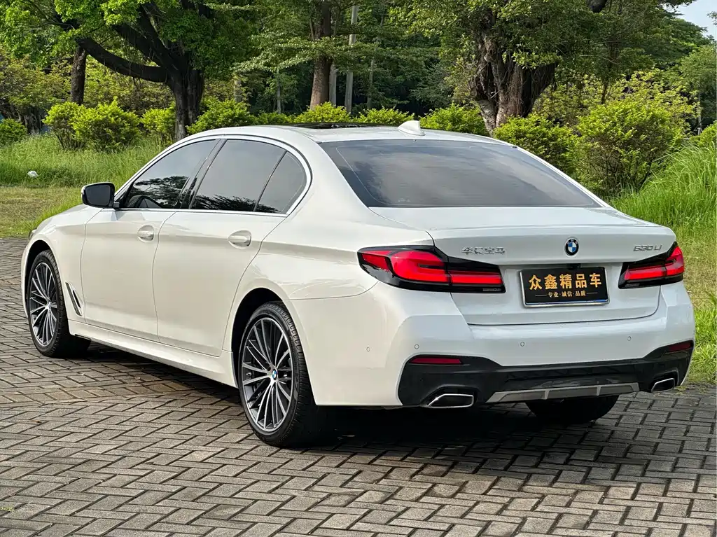 BMW 5 Series — фото 15