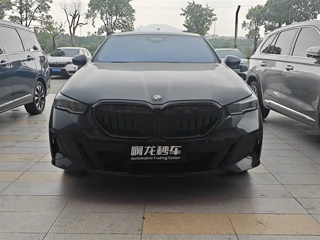 BMW 5 Series — фото 2