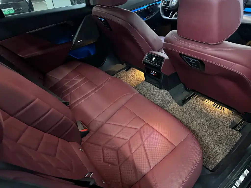BMW 5 Series — фото 10