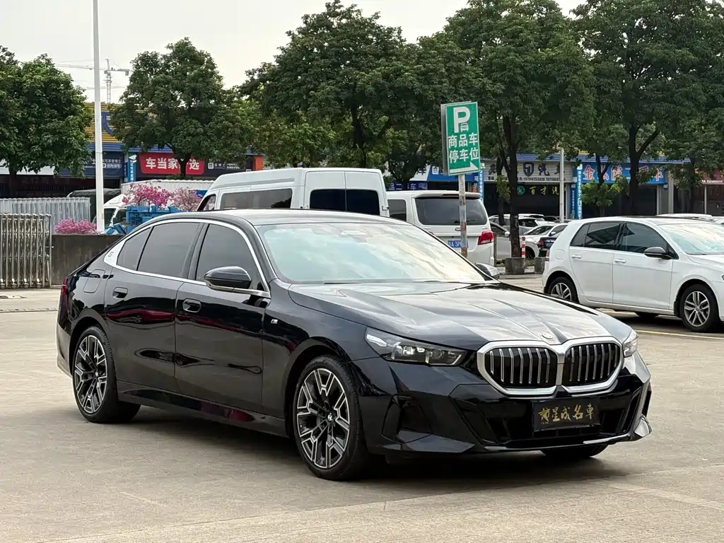 BMW 5 Series — фото 3
