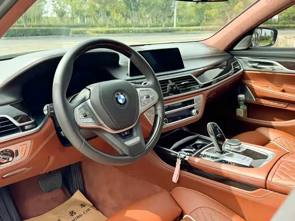 BMW 7 Series — фото 3