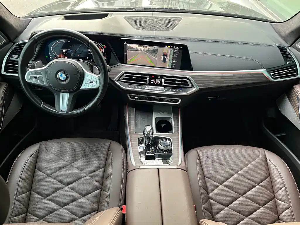 BMW X5 — фото 18