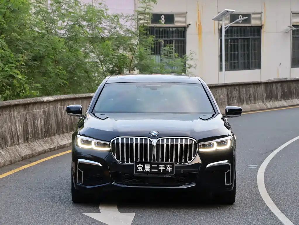 BMW 7 Series — фото 2