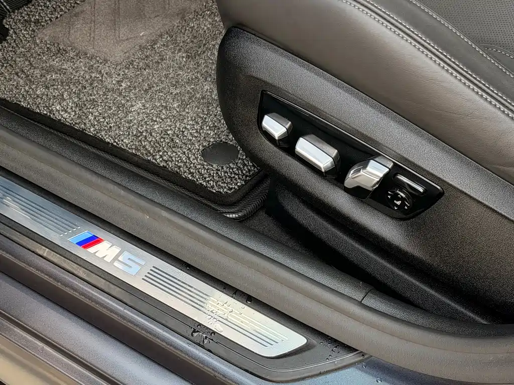 BMW M5 — фото 23