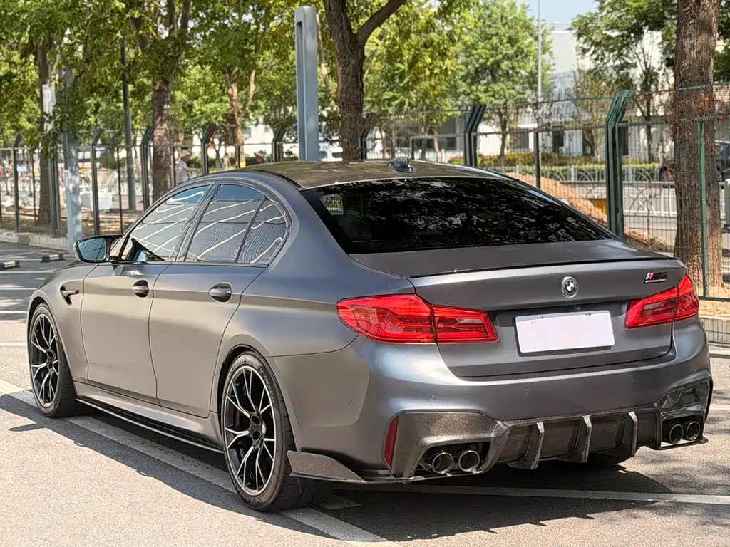 BMW M5 — фото 4