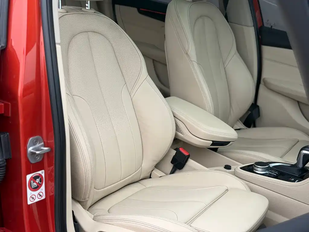 BMW 2 Series Active Tourer — фото 11