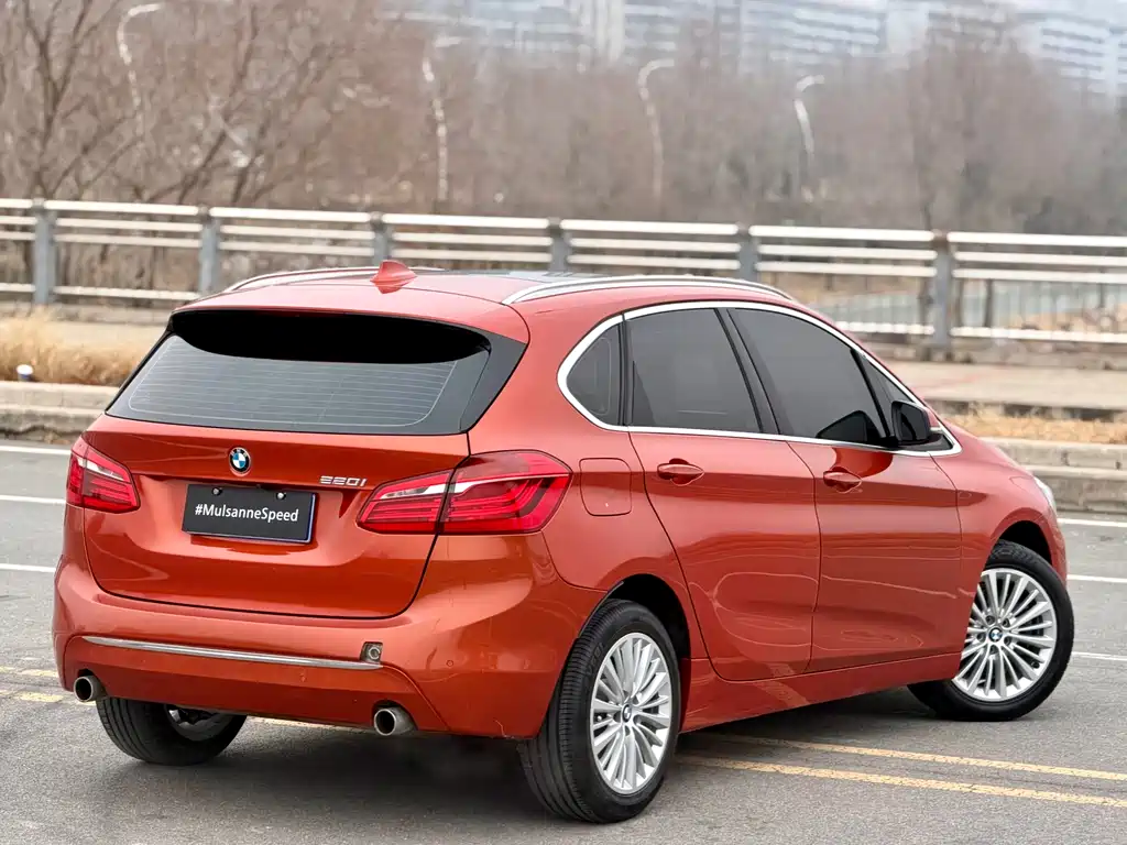 BMW 2 Series Active Tourer — фото 13