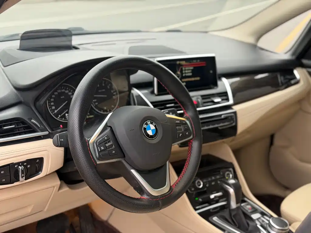 BMW 2 Series Active Tourer — фото 5