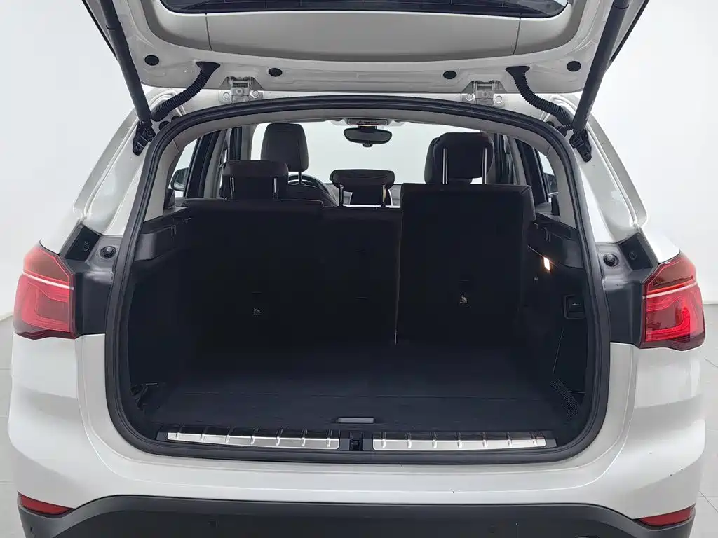 BMW X1 — фото 16