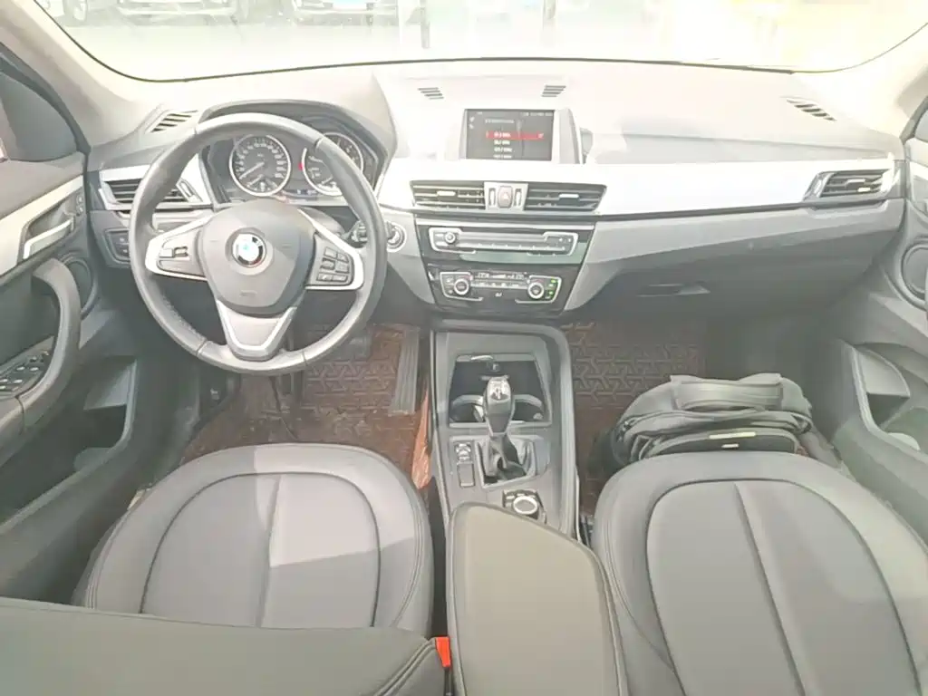 BMW X1 — фото 10