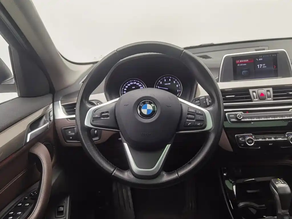 BMW X1 — фото 11